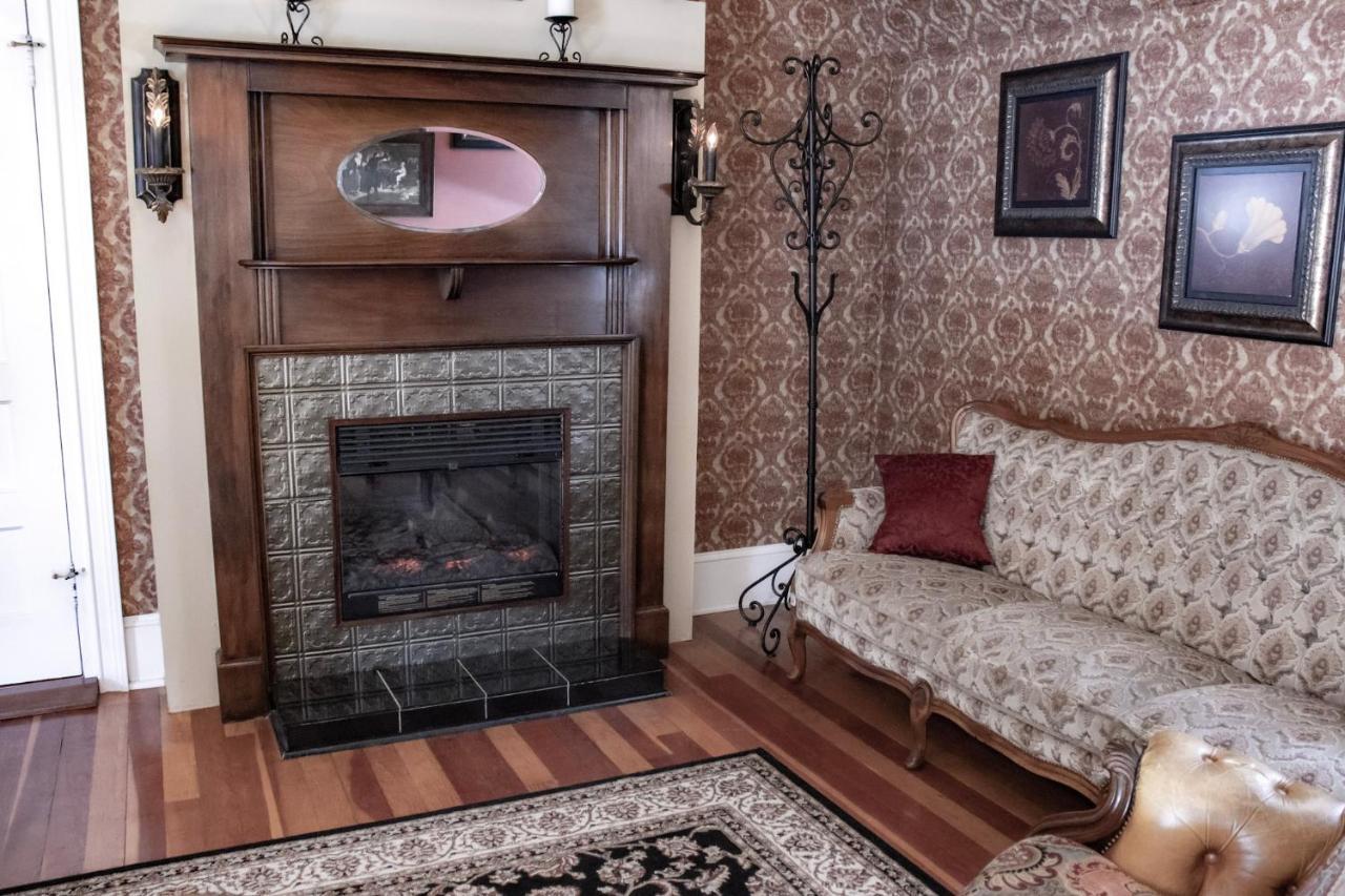 Mccloud River Bed And Breakfast ภายนอก รูปภาพ