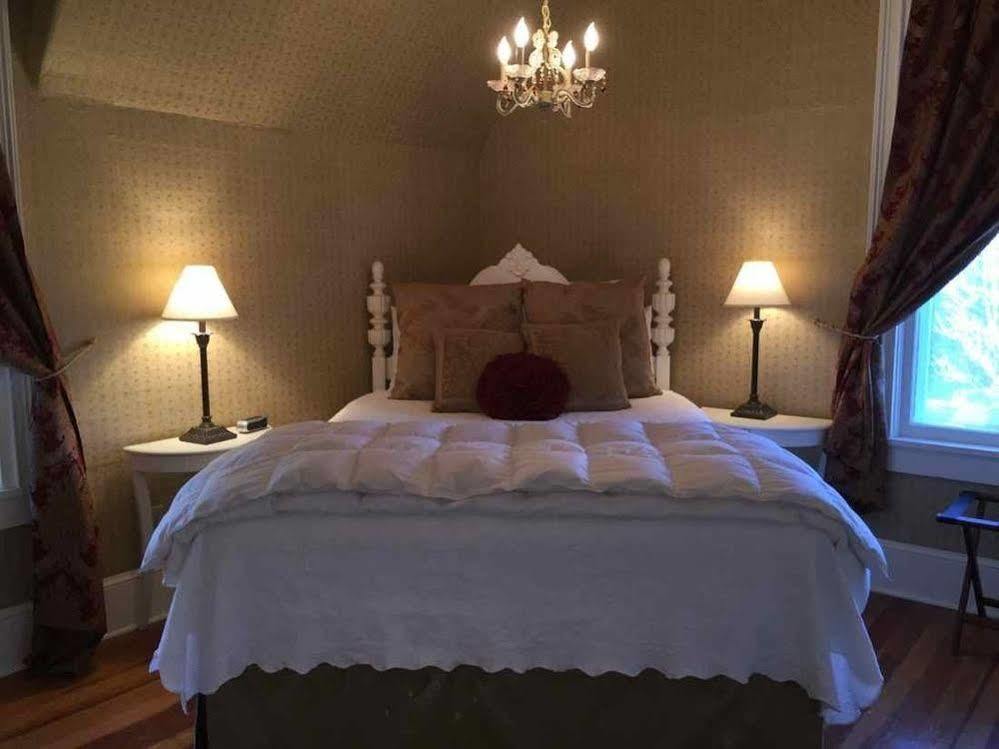 Mccloud River Bed And Breakfast ภายนอก รูปภาพ
