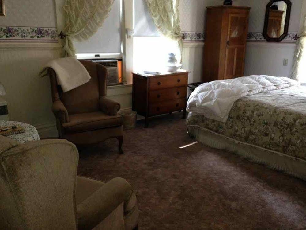 Mccloud River Bed And Breakfast ภายนอก รูปภาพ