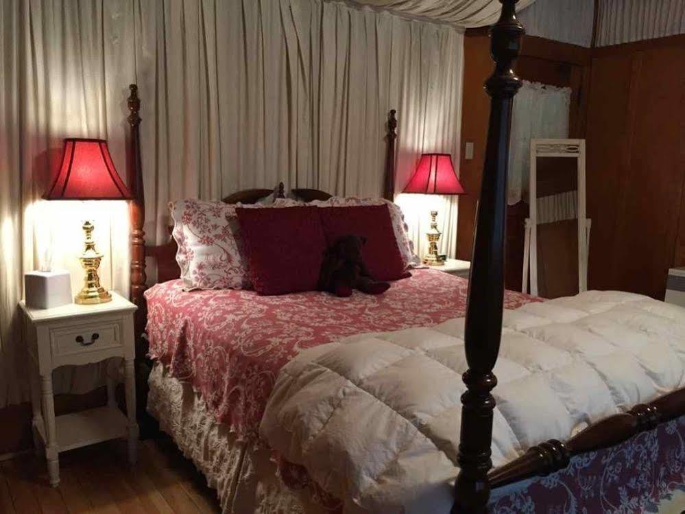 Mccloud River Bed And Breakfast ภายนอก รูปภาพ