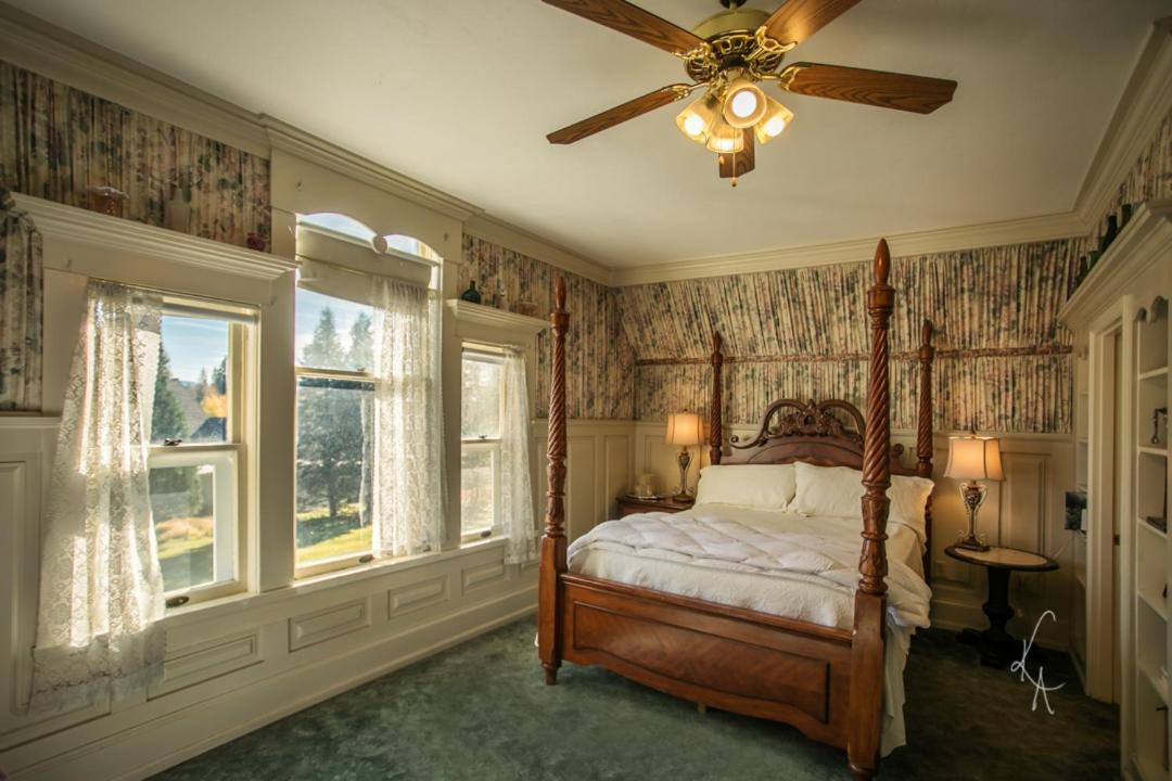 Mccloud River Bed And Breakfast ภายนอก รูปภาพ